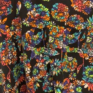 Lularoe carly size Medium